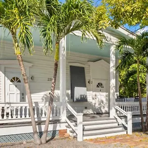 Mesa House, Uno-perfect Location Apartment Key West